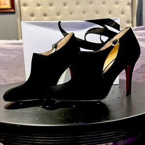 Nine West black booties!